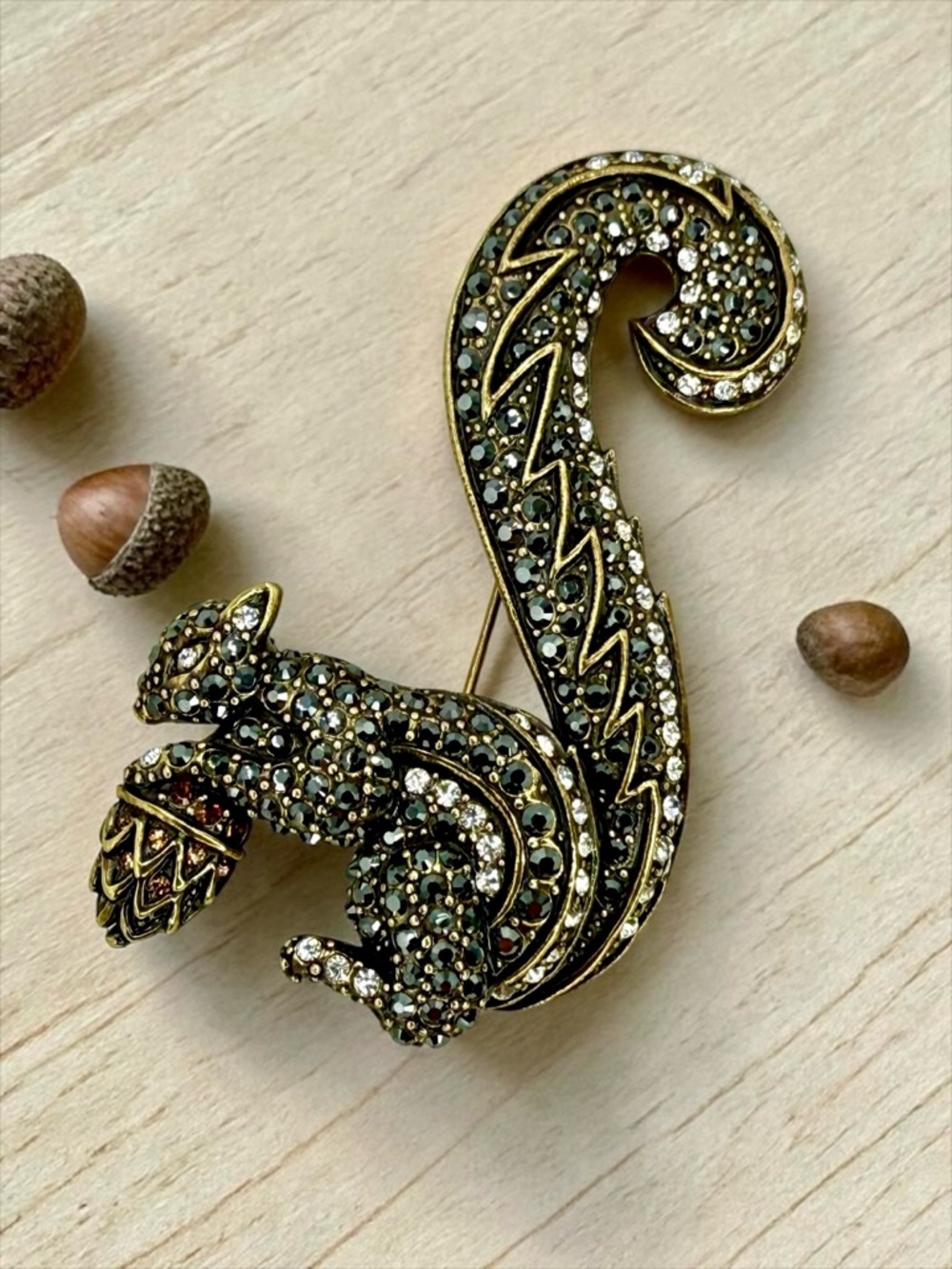 Heidi Daus “Nuts For It” Squirrel Crystal Brooch Limited Rare Signed Swarovski